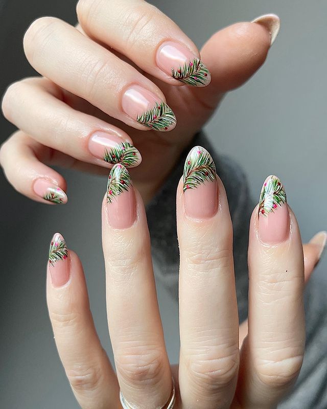 Christmas tree nails | Christmas tree nail art | Christmas tree nail designs | Christmas tree nail ideas