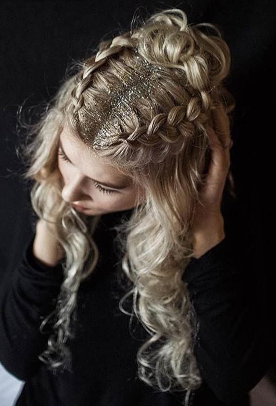 30 Gorgeous Christmas Hairstyles To Wear In 2021
