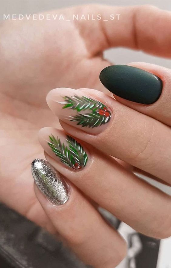 Christmas tree nails | Christmas tree nail art | Christmas tree nail designs | Christmas tree nail ideas