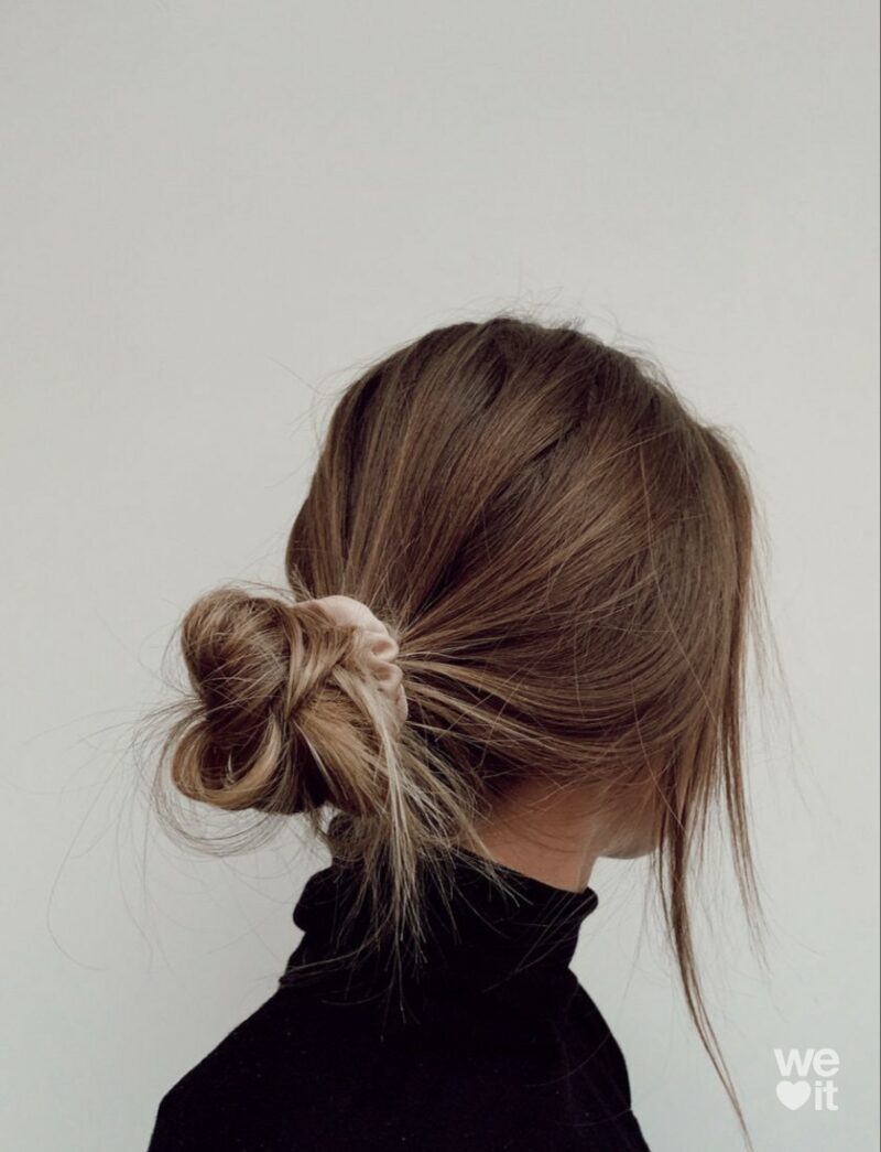 30 Messy Bun Hairstyles That Are Easy To Do For Every Hair Type 