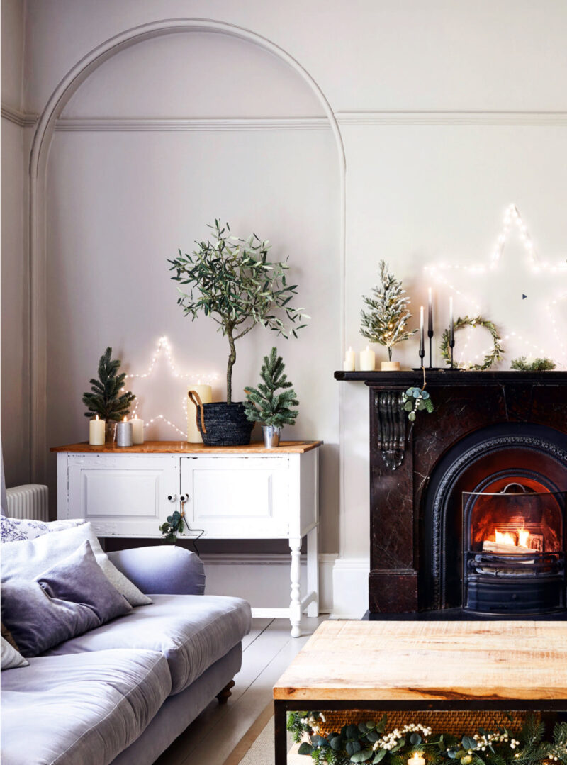 The best Christmas living room deoc ideas and Christmas living room deocrations for this year