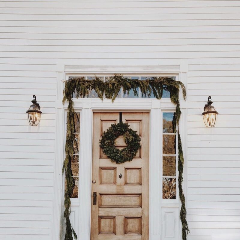 The best Christmas outdoor decor ideas, Christmas porch ideas, Christmas light ideas, and more for outdoor decor