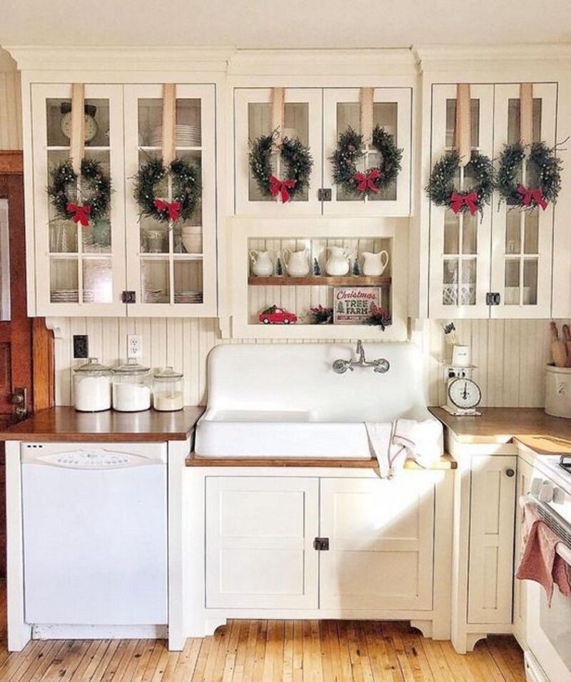 The best Christmas kitchen decor and Christmas kitchen decor ideas