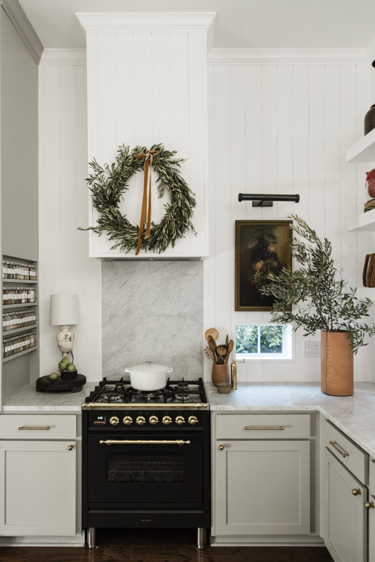 50+ Upscale Christmas Kitchen Decor Ideas To Try In 2021