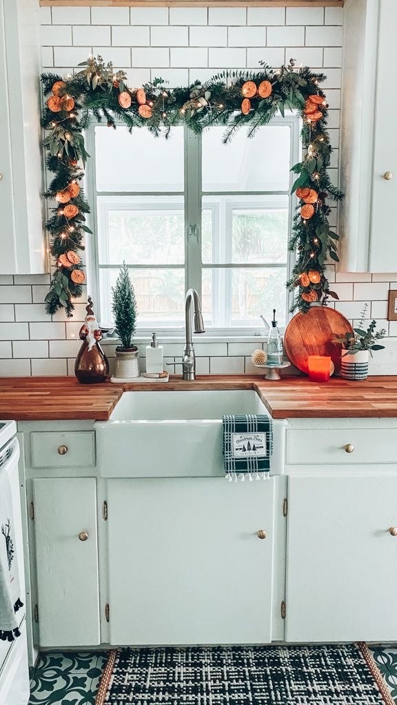 The best Christmas kitchen decor and Christmas kitchen decor ideas