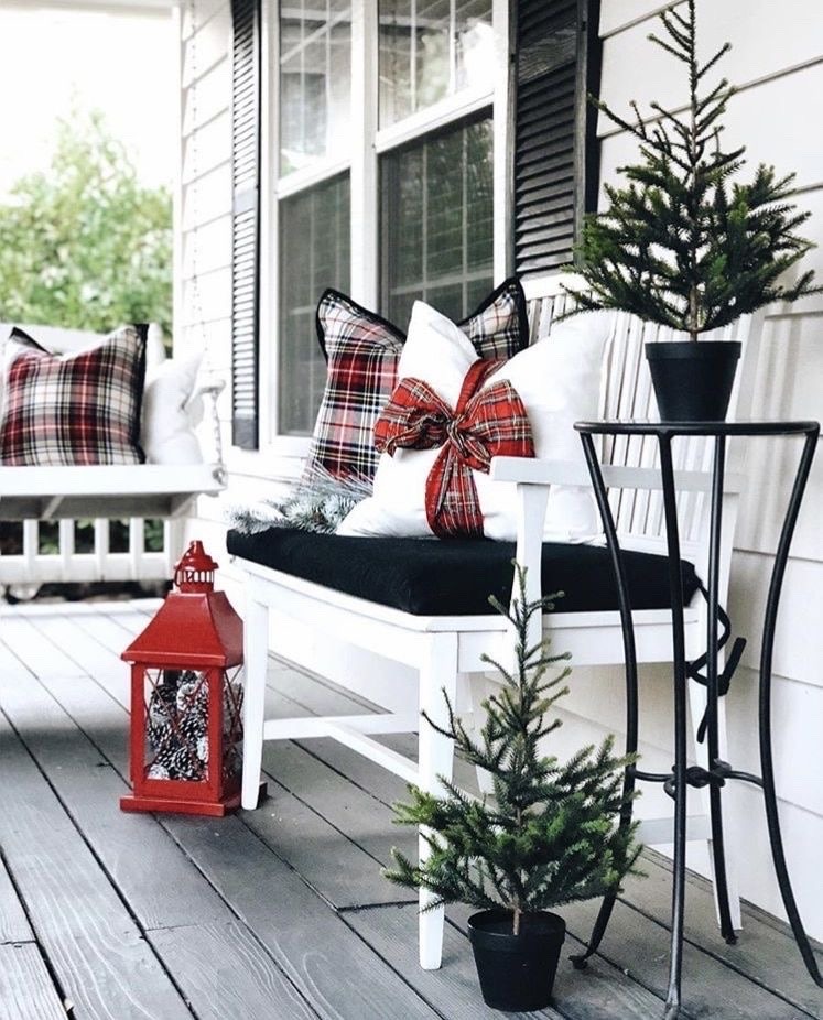 The best Christmas outdoor decor ideas, Christmas porch ideas, Christmas light ideas, and more for outdoor decor