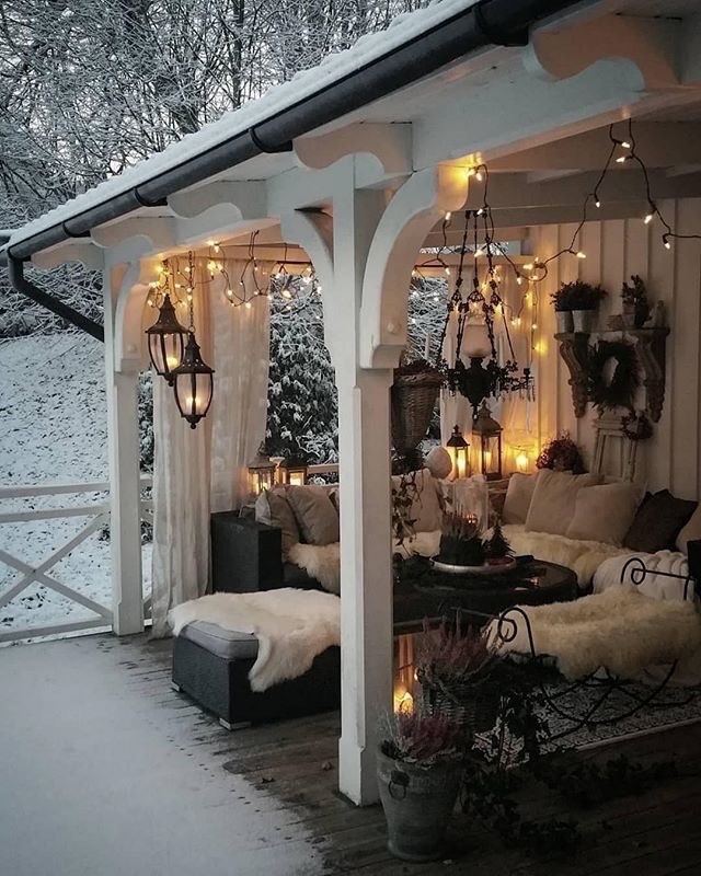 The best Christmas outdoor decor ideas, Christmas porch ideas, Christmas light ideas, and more for outdoor decor