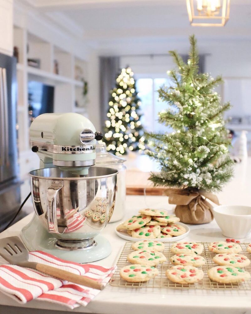 The best Christmas kitchen decor and Christmas kitchen decor ideas