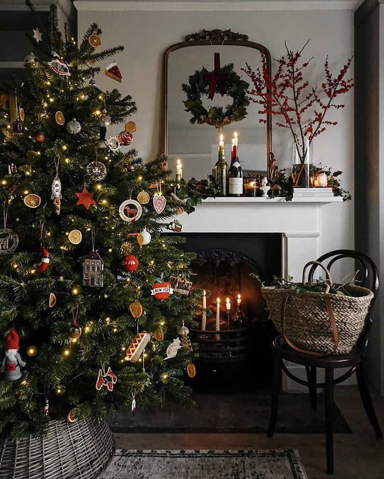 The best Christmas living room deoc ideas and Christmas living room deocrations for this year