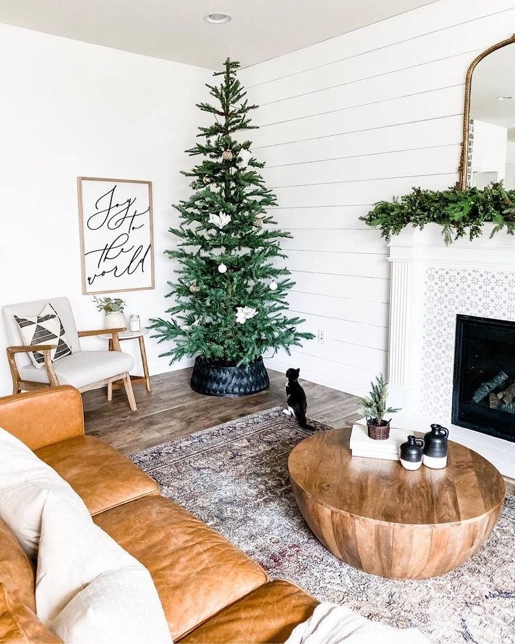 The best Christmas living room deoc ideas and Christmas living room deocrations for this year