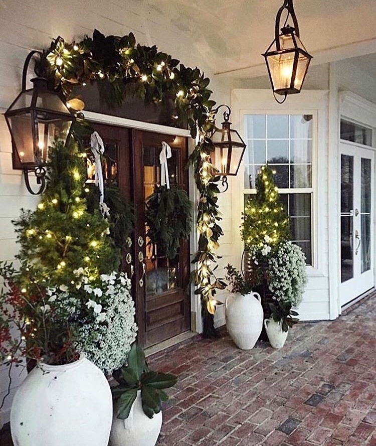The best Christmas outdoor decor ideas, Christmas porch ideas, Christmas light ideas, and more for outdoor decor