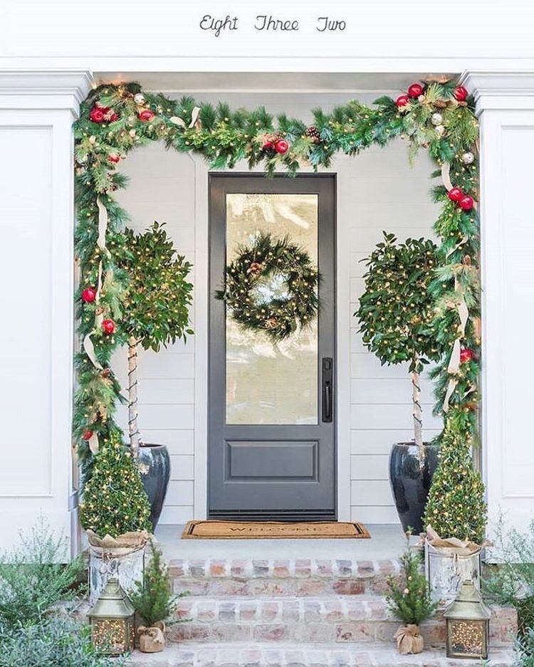 The best Christmas outdoor decor ideas, Christmas porch ideas, Christmas light ideas, and more for outdoor decor