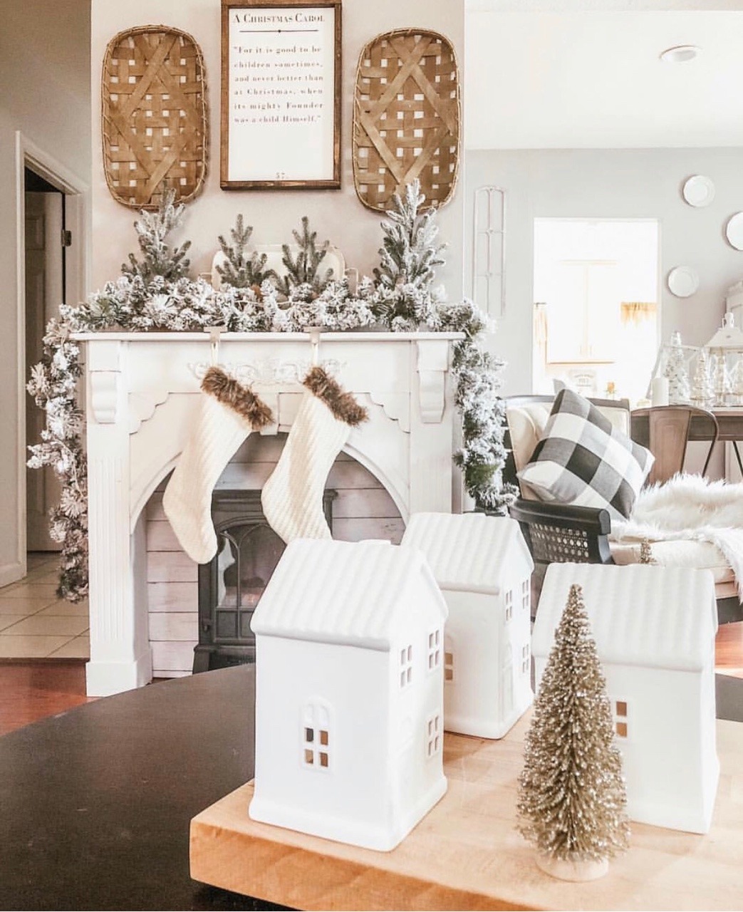 50+ Christmas Living Room Decor Ideas For 2022