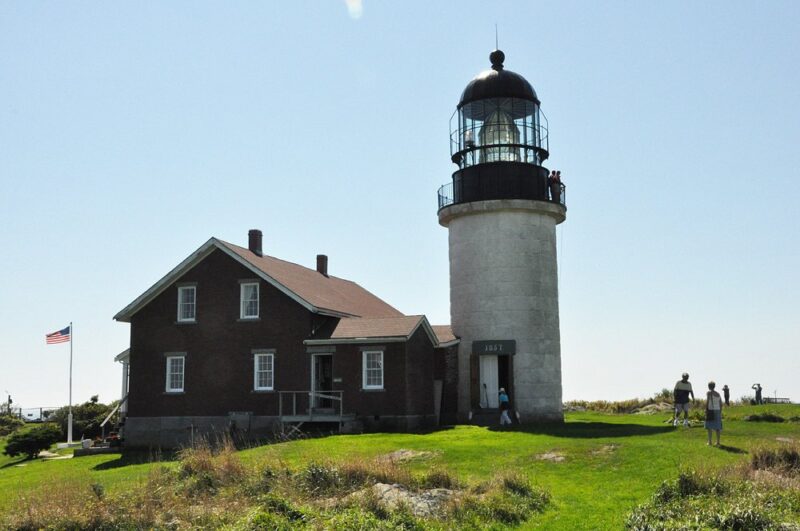 12 Stunning Maine Lighthouses To Check Out