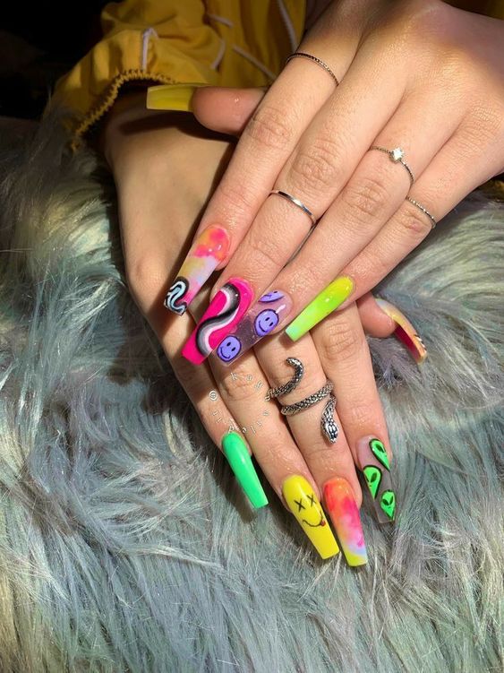 45+ Awesome Festival Nails To Rock This Season