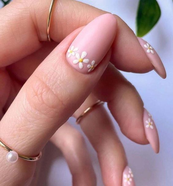 Browse these march nails and april nails to get the perfect spring nails this year!