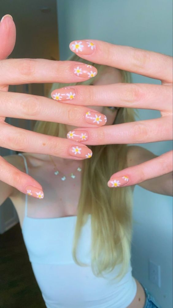 Browse these march nails and april nails to get the perfect spring nails this year!