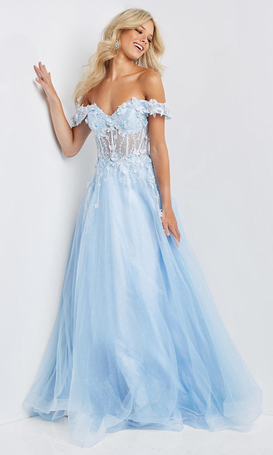 35+ Prom Dresses You Should Check Out Right Now