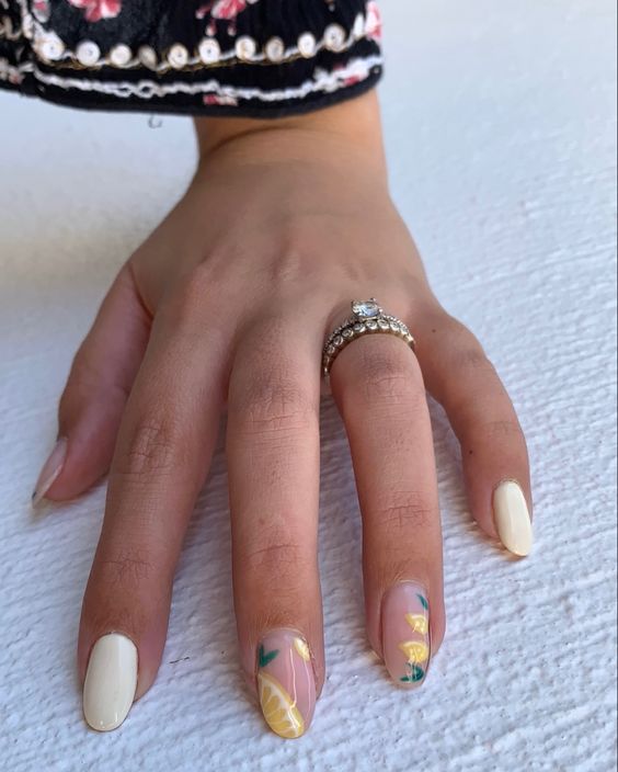 The hottest lemon nails and lemon nail designs for this summer (fruit nails)