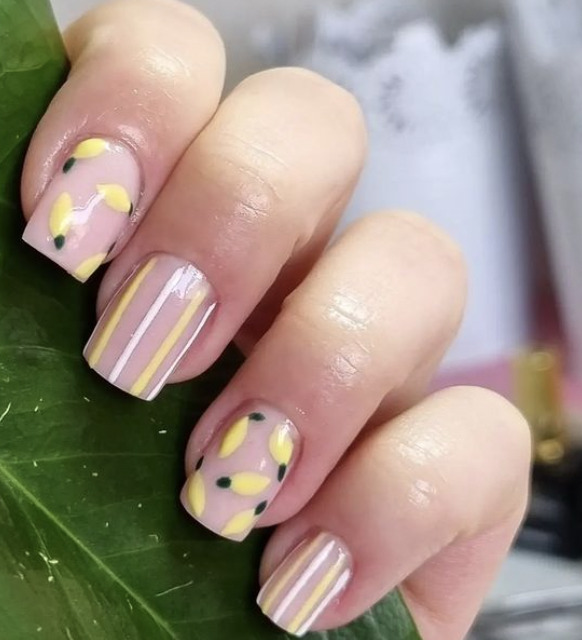 The hottest lemon nails and lemon nail designs for this summer (fruit nails)