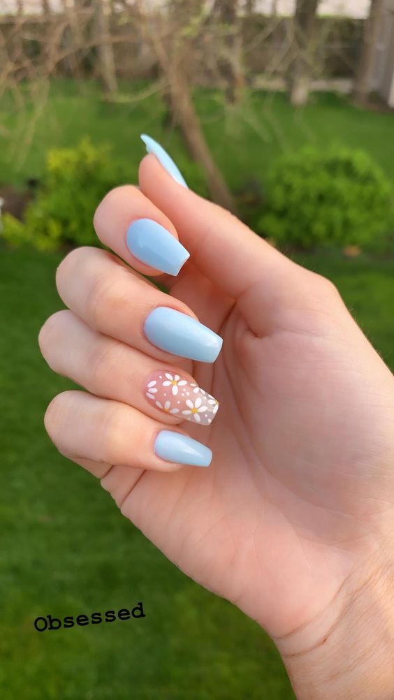 blue and white nails, white and blue nails, blue nails, white nails