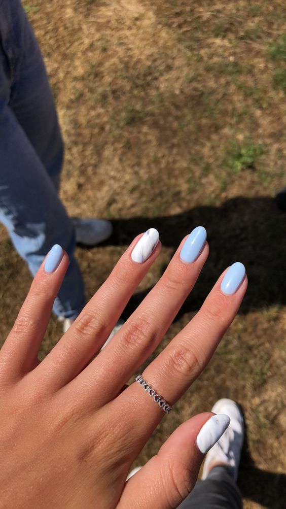 blue and white nails, white and blue nails, blue nails, white nails