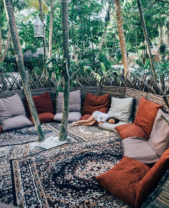 40+ Backyard Decor Ideas For A Summer Outside