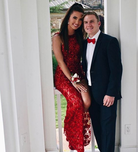 The coolest prom poses to copy for this prom season, including prom poses for couples, prom poses for friends, and solo prom poses for photos/pictures