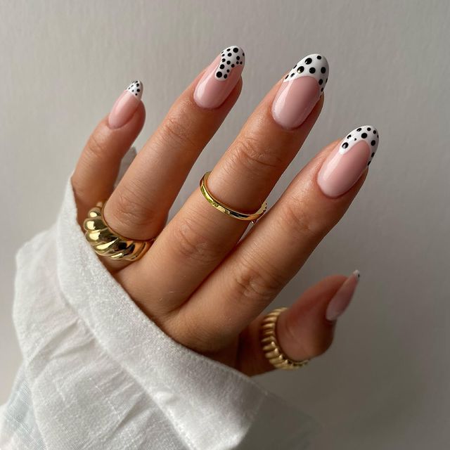 The top black and white nails, black and white nail designs, black and white nails acrylic, black and white nail art, and more black and white nail ideas