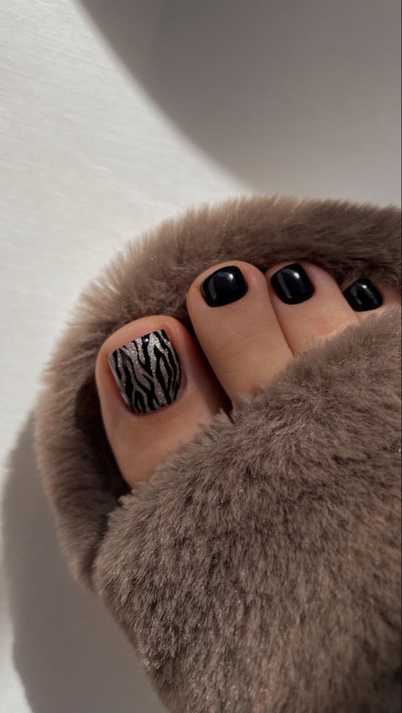 Top pedicure ideas for spring, summer, fall, and winter to try out. Browse these pedicure ideas and pedicure colors now!