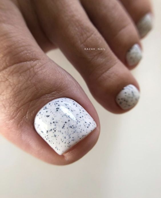 Top pedicure ideas for spring, summer, fall, and winter to try out. Browse these pedicure ideas and pedicure colors now!