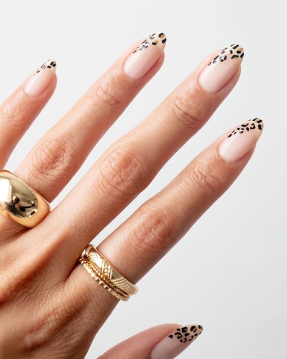 The top leopard nails, leopard print nails, cheetah print nails, cheetah nails, and animal print nails in general