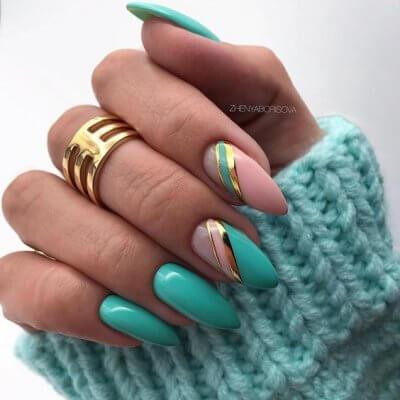 The top turquoise nails and teal nails right now