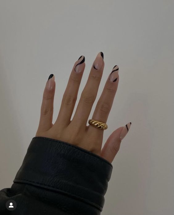 55+ Oval Nails That Are Hot Right Now | Designs For Oval Nails