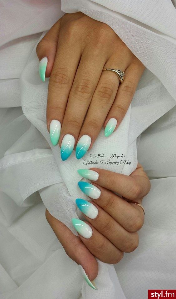 The top turquoise nails and teal nails right now