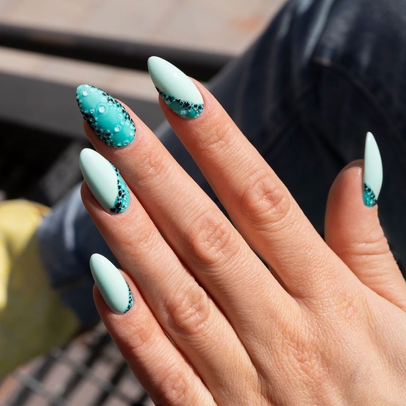 The top turquoise nails and teal nails right now