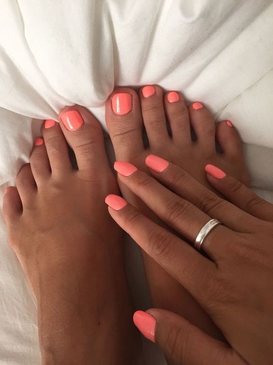 Top pedicure ideas for spring, summer, fall, and winter to try out. Browse these pedicure ideas and pedicure colors now!