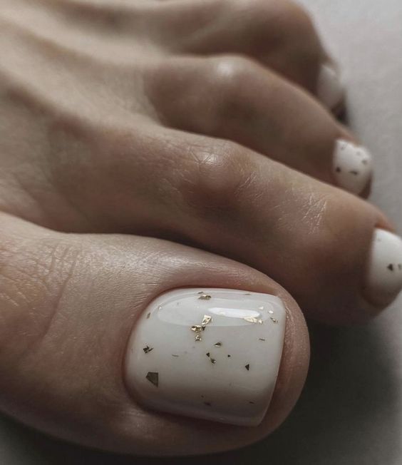 Top pedicure ideas for spring, summer, fall, and winter to try out. Browse these pedicure ideas and pedicure colors now!