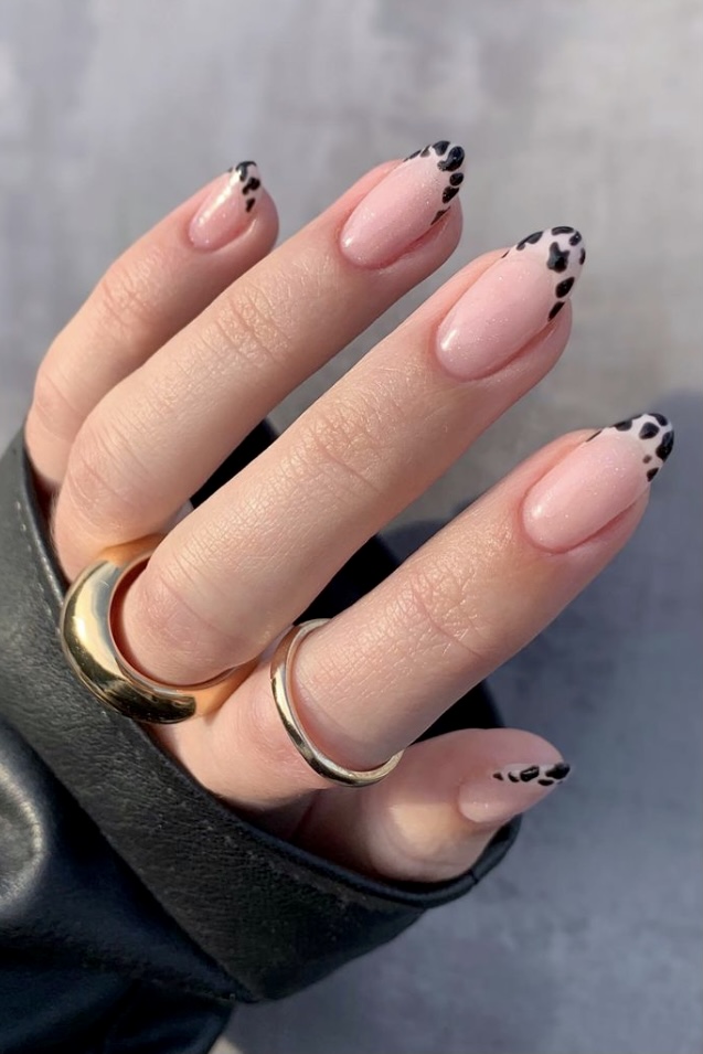 The top black and white nails, black and white nail designs, black and white nails acrylic, black and white nail art, and more black and white nail ideas