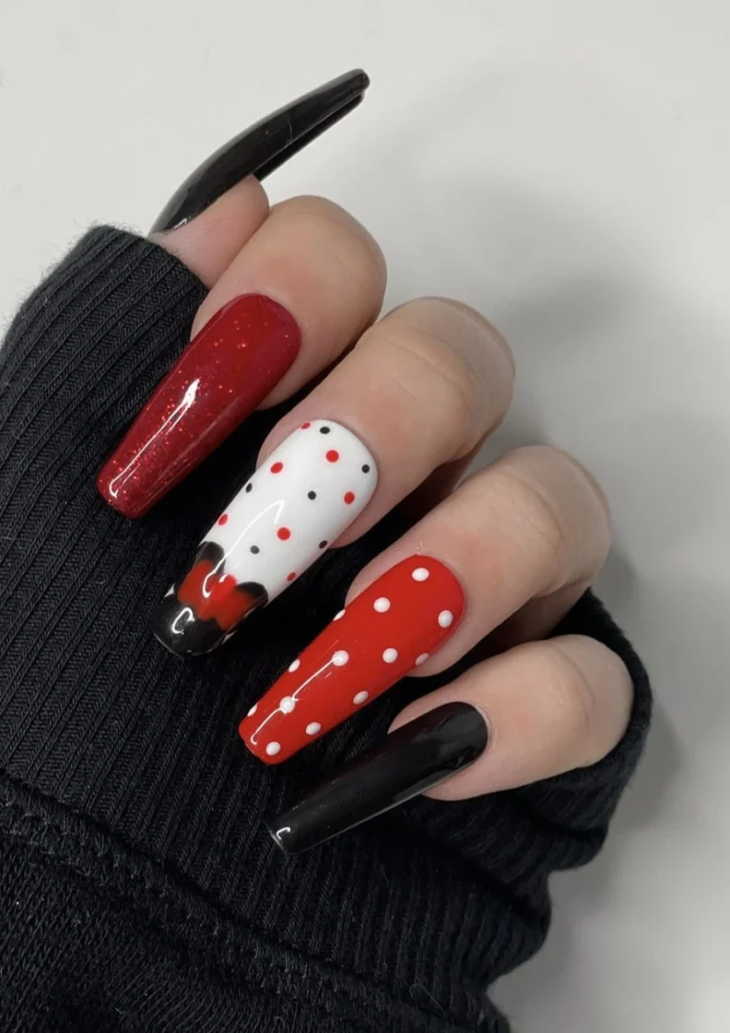 simple minnie mouse nail art