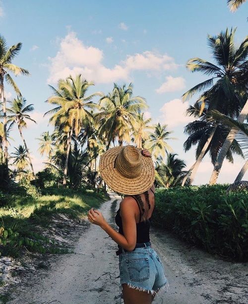What to wear in Hawaii | Hawaii outfits, Hawaii style, Hawaii outfit ideas, and vacation outfits to try out