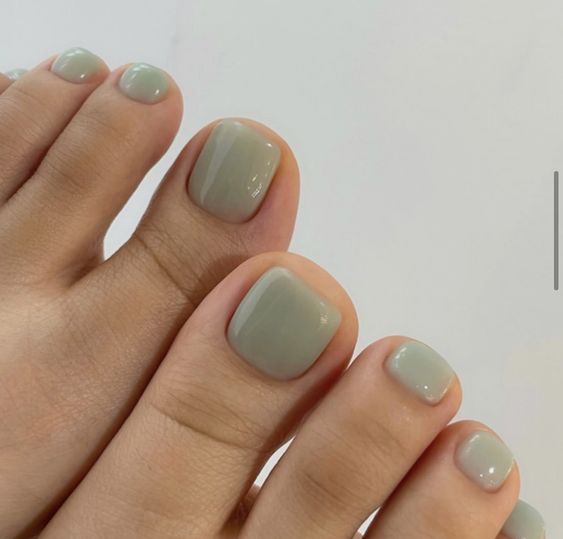 Top pedicure ideas for spring, summer, fall, and winter to try out. Browse these pedicure ideas and pedicure colors now!