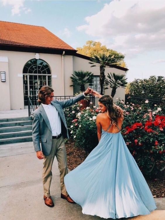 The coolest prom poses to copy for this prom season, including prom poses for couples, prom poses for friends, and solo prom poses for photos/pictures