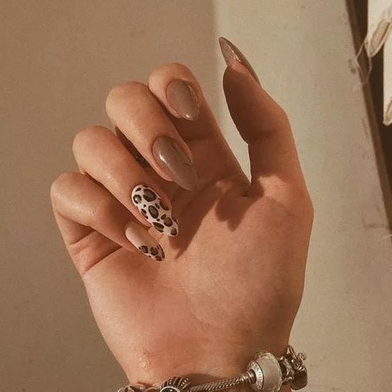 The top leopard nails, leopard print nails, cheetah print nails, cheetah nails, and animal print nails in general