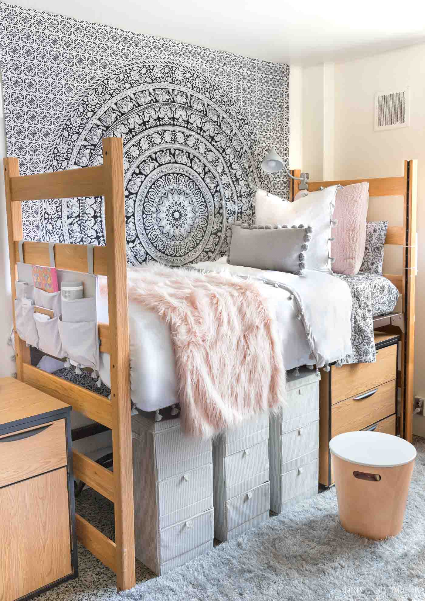 Dorm room decor ideas for girls