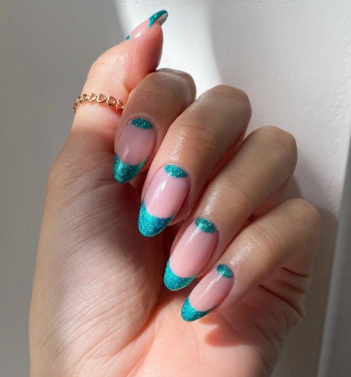 The top turquoise nails and teal nails right now