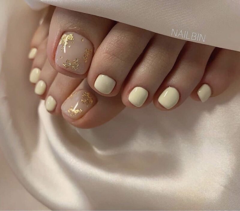 Top pedicure ideas for spring, summer, fall, and winter to try out. Browse these pedicure ideas and pedicure colors now!