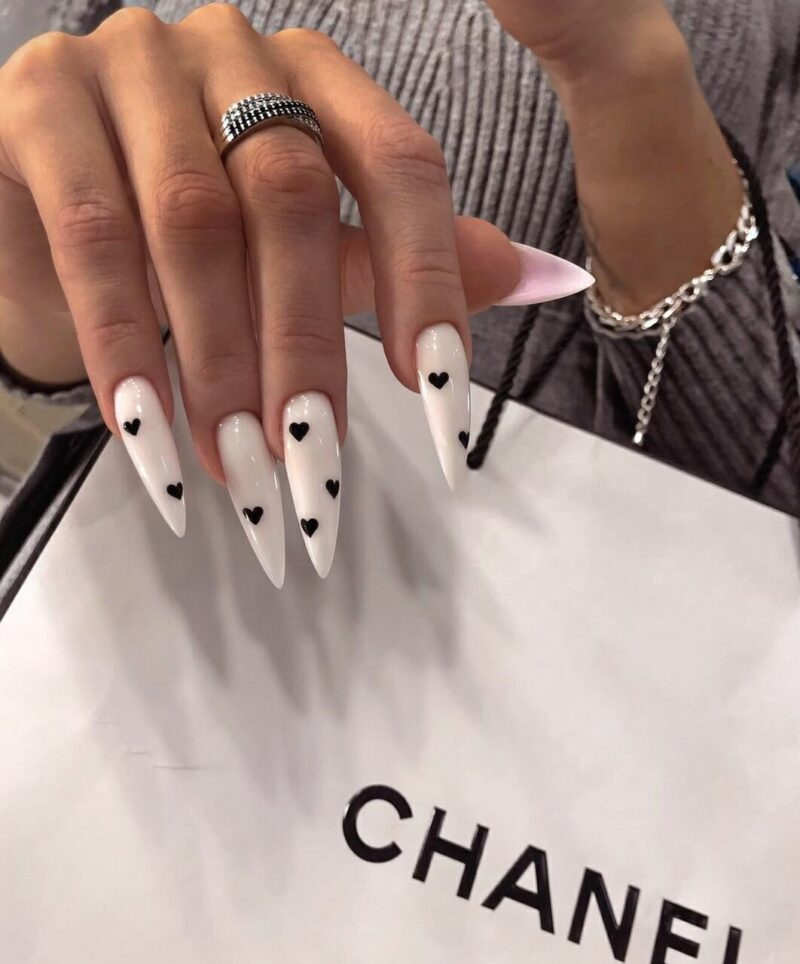 200 mẫu nails design white and black được yêu thích nhất