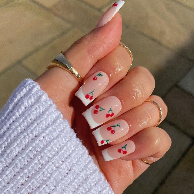 40+ Gorgeous Y2K Nails To Copy | The Top 2000's Nail Trends