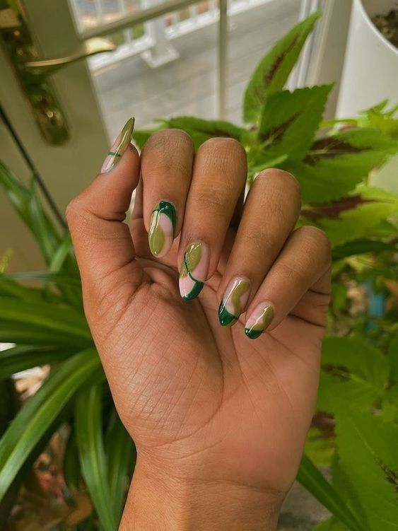 Y2K Nail Ideas That'll Take You Right Back to the Year 2000 — See Photos